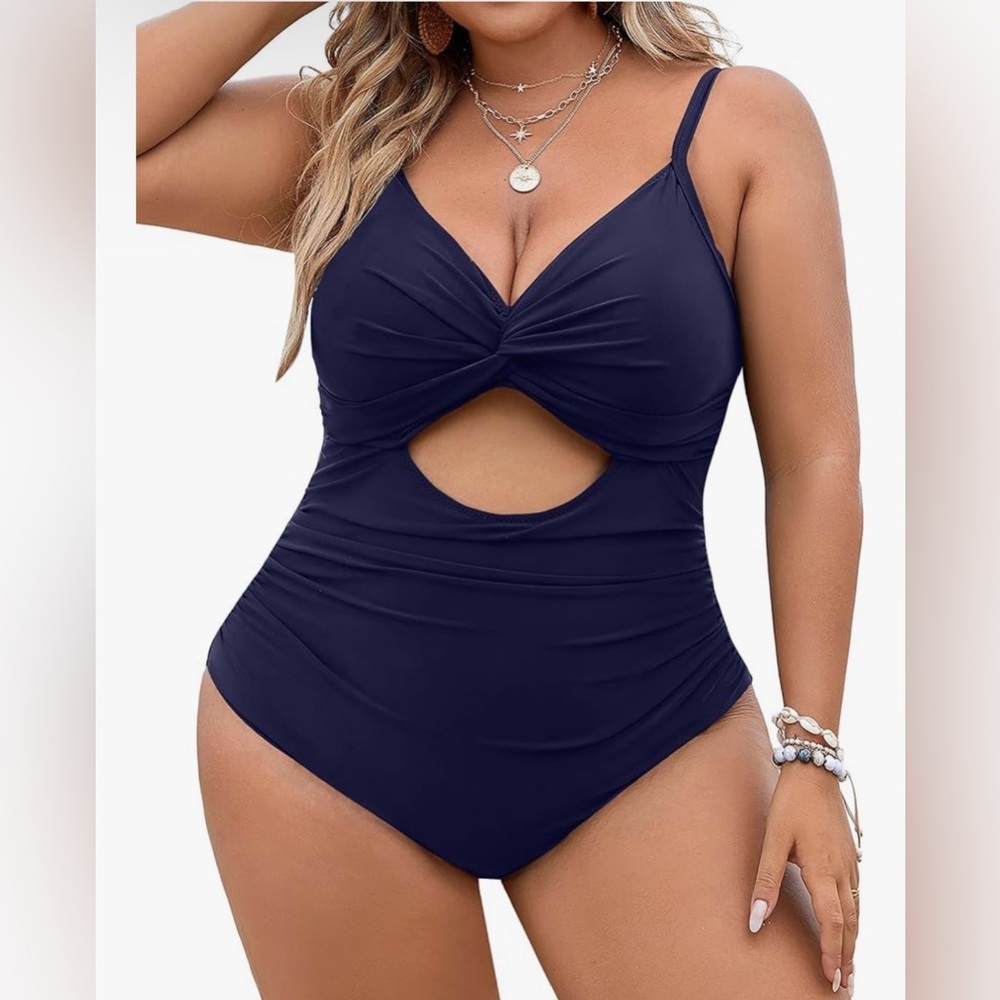 NEW Plus Size 1 Pc Swimsuit Tummy Control Twist Front Ruched Bathing Suit L